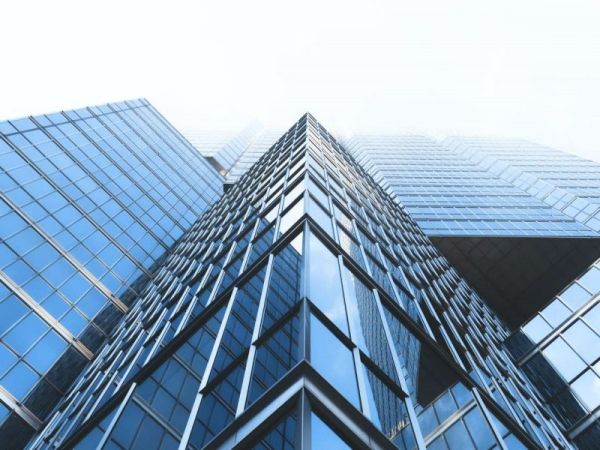 智能化控製，數字化手段，建築安全，舒適性，能效性